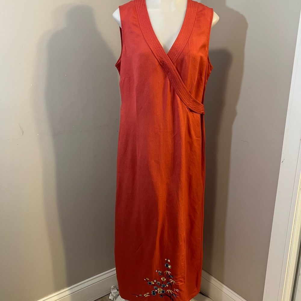 Red Sleeveless V-Neck Sheath Midi Dress